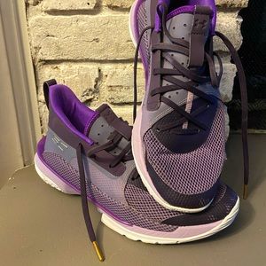 Mens athletic shoes